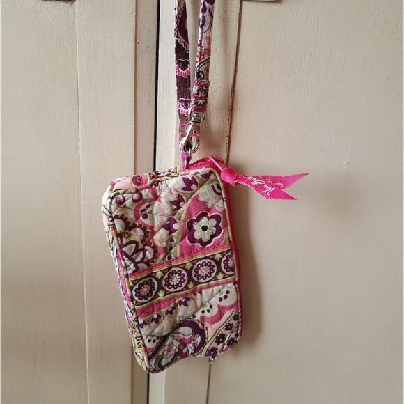 Vera Bradley Wristlet Pink Paisley Print quilted small bag Retired Vintage - Picture 3 of 8